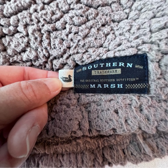 Southern Marsh Appalachian Pile Sherpa
Pullover Taupe Color Men’s Size Large - Picture 4 of 9